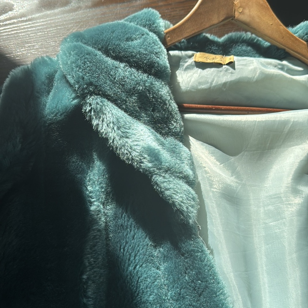 Final Touch Vintage faux fur cropped jacket - Picture 7 of 7